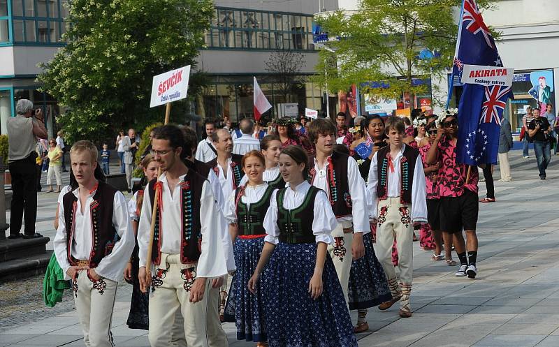 Moravskoslezská metropole se v pátek loučila s patnáctým ročníkem mezinárodního festivalu Folklor bez hranic.