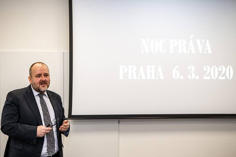 Petr Kausta na tiskové konferenci k události Noc Práva, leden 2020 v Ostravě.