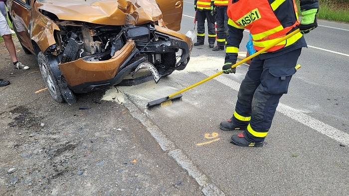 Nedělní nehoda v Lubině, místní části Kopřivnice, 22. května 2022.