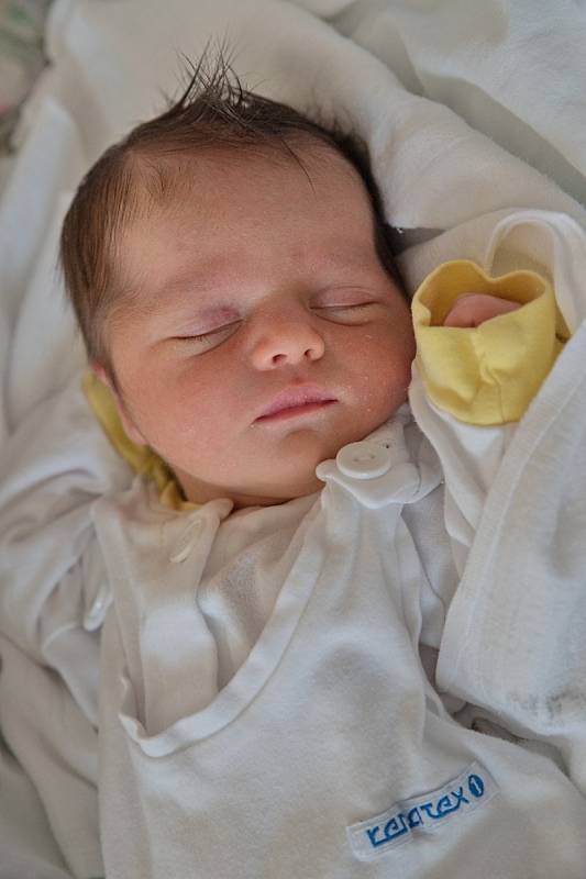 Natálie Lovasová, Karviná, narozena 13. června 2022 v Karviné, míra 50 cm, váha 3110 g. Foto: Marek Běhan