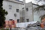 Z budovy bývalé školy v Ostravě-Heřmanicích se má stát domov pro seniory. Mezi místními obyvateli se ale šíří obavy, že zde bude ubytovna. 