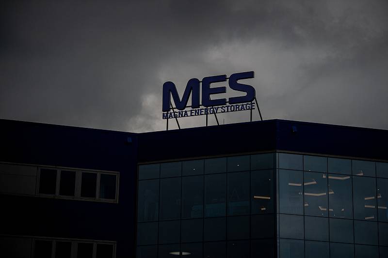 Společnost Magna Energy Storage (MES) otevřela v průmyslové zóně po bývalém černouhelném Dole František v Horní Suché továrnu na výrobu vysokoenergetických akumulátorů HE3DA. Ilustrační foto.