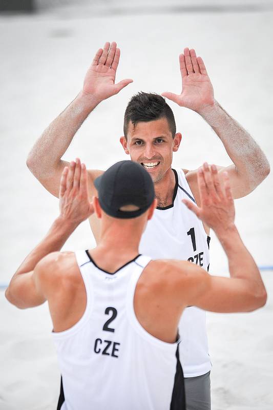 Kvalifikace turnaje Světového okruhu v plážovém volejbalu, 20. června 2018 v Ostravě. Na snímku (dále) Weiss Jindřich a Tichý Martin.