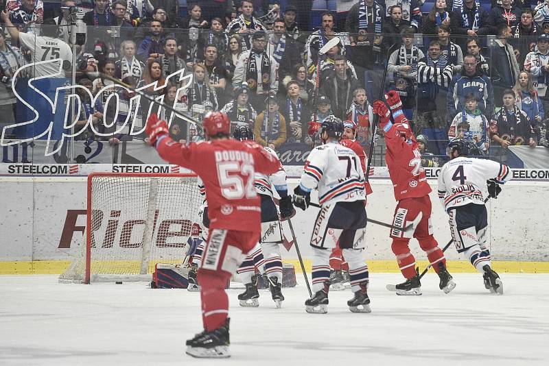 Čtvrtfinále play off hokejové extraligy - 4. zápas: HC Vítkovice Ridera - HC Oceláři Třinec, 25. března 2019 v Ostravě. Na snímku radost Třince.