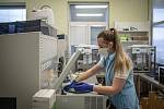 Jako první na Moravě laboratoře AGELLAB umí detekovat přítomnost koronaviru ze vzorku slin, 25. ledna 2021 v Ostravě.