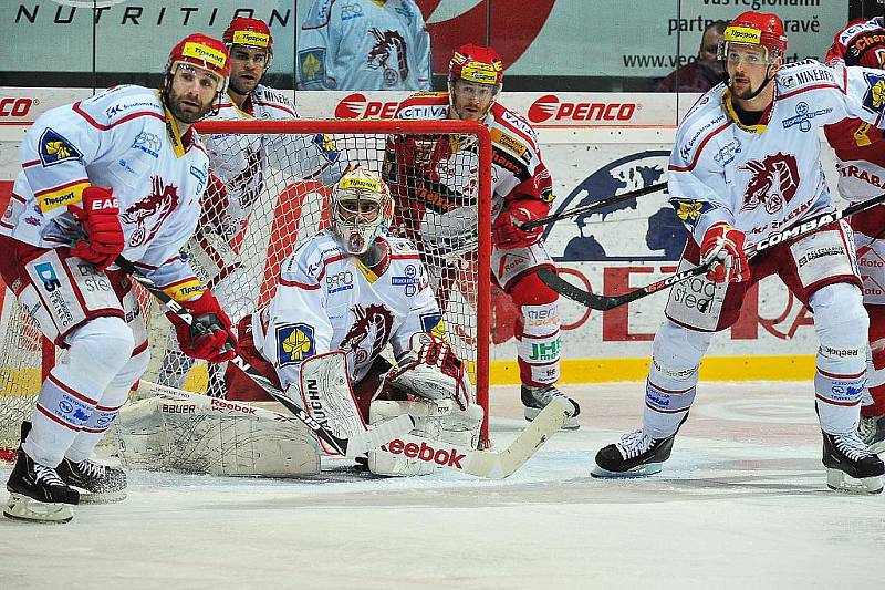 Třinec dokonal obrat. Je ve finále play off. Rozhodl Zíb.