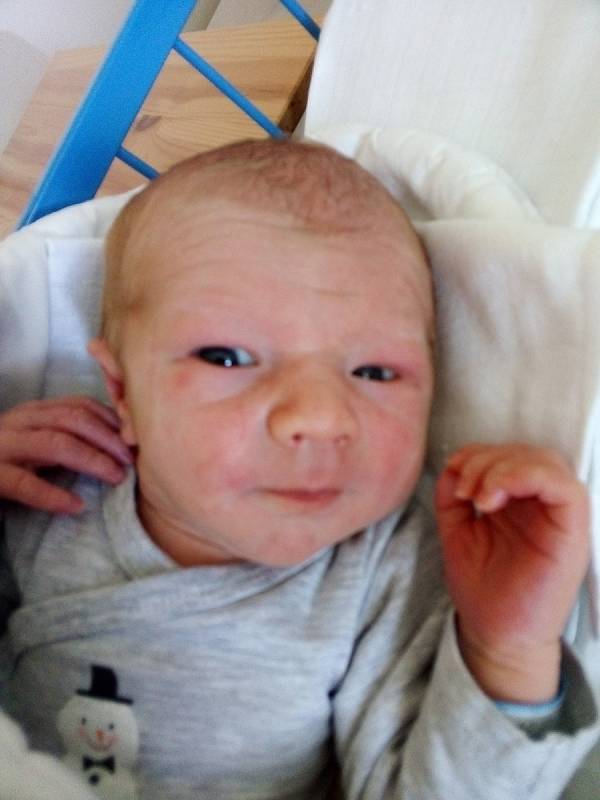 Matyáš Synek, Krasov, narozen 14. června 2022 v Krnově, míra 49 cm, váha 3070 g. Foto: Pavla Hrabovská