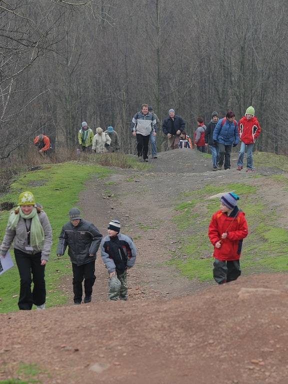 Za dobrého počasí nabízí halda Ema svým návštěvníkům nádherné výhledy na panorama celé Ostravy. Výstup na ní přitom není nijak moc náročný. 