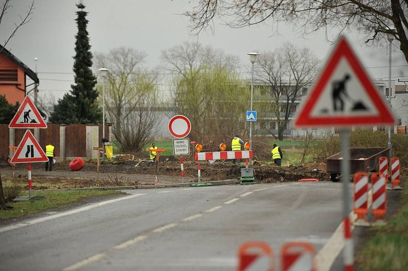 Za Základní školou Františka Formana na Dubině začaly v těchto dnech přípravné práce na stavbě výjezdového centra Ostrava-Jih.