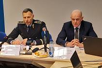 Ředitel moravskoslezské policie Tomáš Kužel (vlevo) a jeho náměstek Radim Wita.