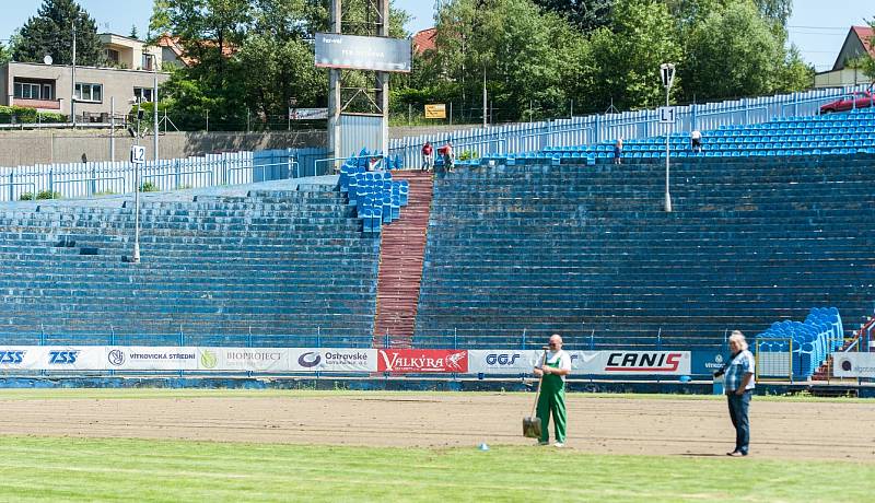 Ministr vnitra Milan Chovanec během své návštěvy Moravskoslezského kraje zavítal i na ostravské Bazaly.