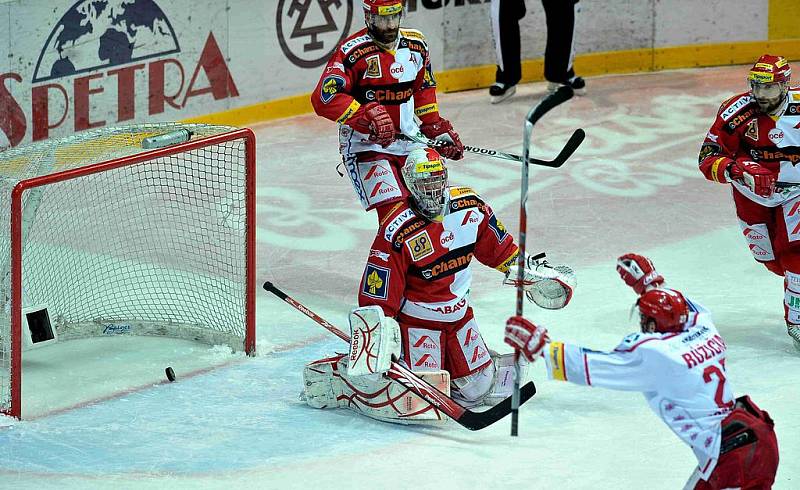 Hokej extraliga: Třinec - Slavia Praha. Na snímku radující se Růžička.