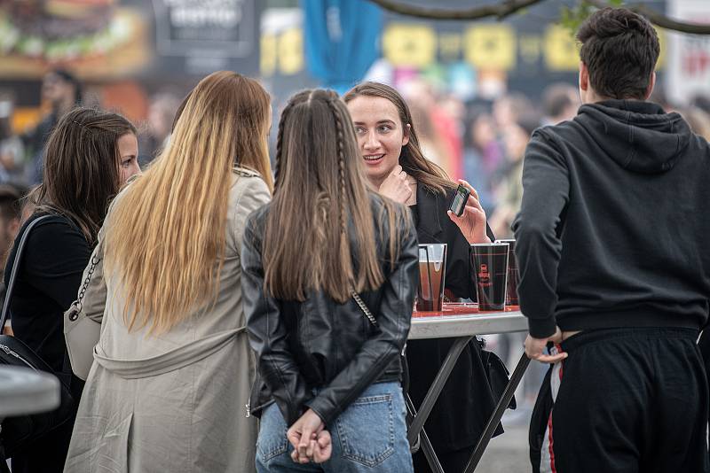 Burger Street Festival u OC Forum Nová Karolina v Ostravě, květen 2021.