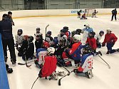 ČÍŇANÉ OPĚT V OSTRAVĚ. Hokejový klub HC Vítkovice Ridera přivítal výpravu z pekingského klubu Tiger Hockey Club, který se v Ostravě zúčastnil desetidenního kempu.