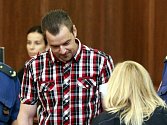 Petr Kramný (37 let) z Karviné obžalovaný z dvojnásobné vraždy u Krajského soudu v Ostravě.