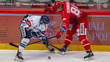 Utkání 53. kola hokejové extraligy: HC Oceláři Třinec - HC Vítkovice Ridera, 8. prosince 2021 v Třinci. Zleva