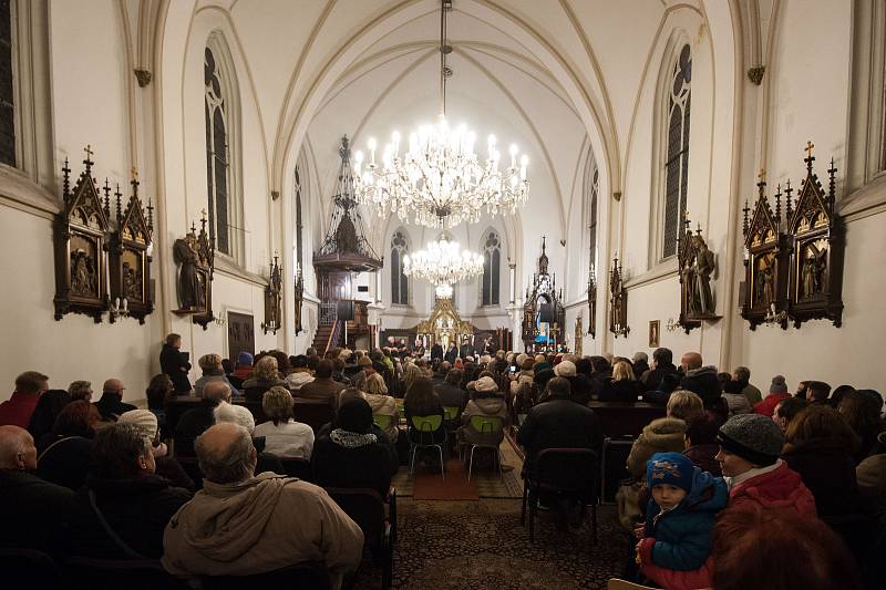 Římskokatolický farní kostel svatého Františka a Viktora v ostravské městské části Hrušov.