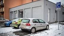 Parkování v obvodu Slezská Ostrava, sídliště Kamenec, leden 2021.