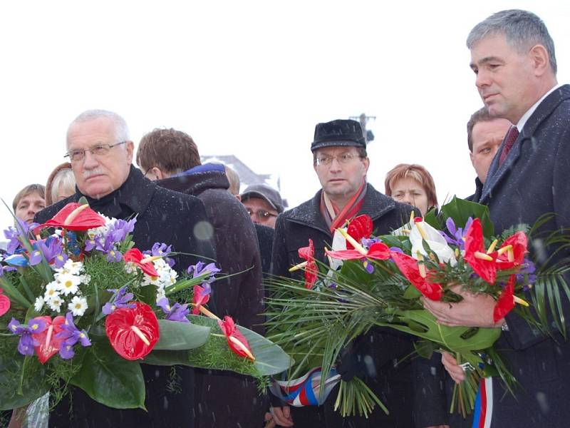 Prezident Václav Klaus přijel do Vítkova uctít památku Jana Zajíce.