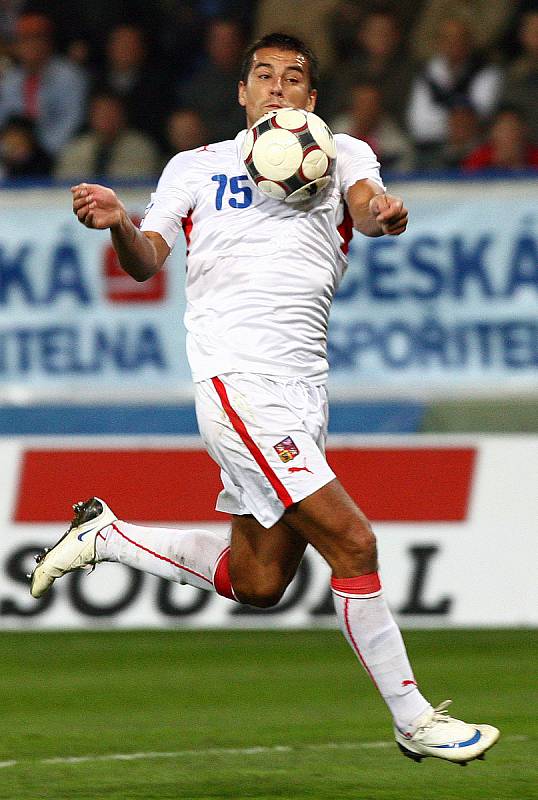 Milan Baroš během utkání se Slovinskem.