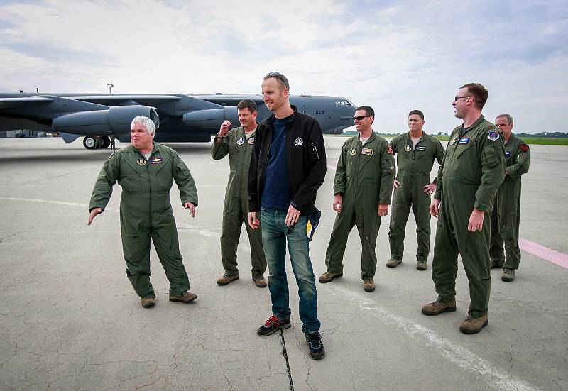 Přílet bombardérů B-52H Stratofortress a nadzvukového "stealth" B-1B Lancer na ostravské letiště Leoše Janáčka v Mošnově.