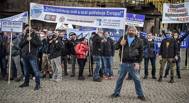 Demonstrace za obranu evropského ocelářského průmyslu v Dolní oblasti Vítkovic, 1. října 2020 v Ostravě.