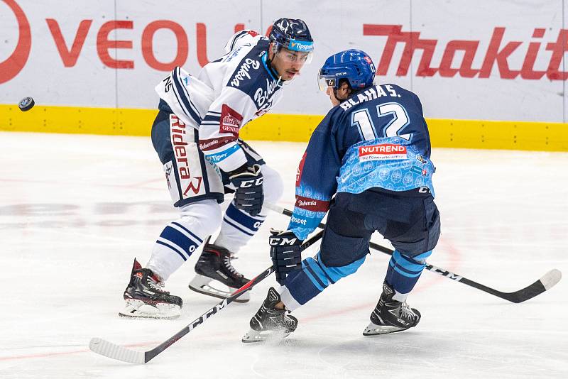 Utkání 17. kola hokejové extraligy: HC Vítkovice Ridera - Rytíři Kladno, 3. listopadu 2019 v Ostravě. Na snímku zleva Dominik Lakatoš, Štěpán Bláha.