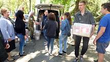 Čeští dárci umožnili nákup potravin a hygienických potřeb, které se pořizovaly přímo na Ukrajině.