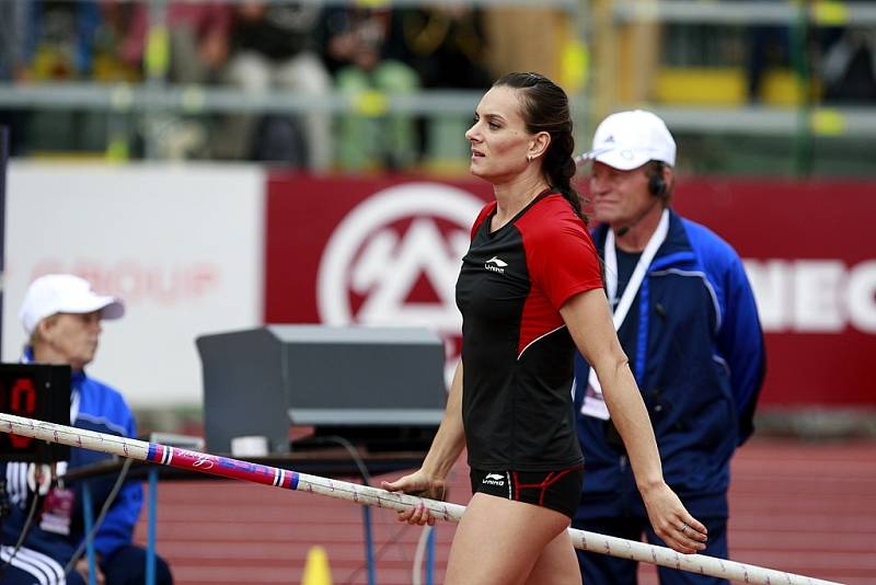 Skvělou podívanou servírovala Zlatá tretra Ostrava i ve svém dvaapadesátém pokračování. Světový rekord sice nepadl žádný, ale přesto se bezmála patnáct tisíc diváků dočkalo řady vynikajících výkonů. 