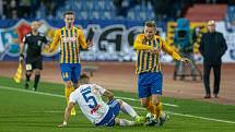 Utkání 18. kola fotbalové Fortuna ligy: FC Baník Ostrava - SFC Opava, 29. listopadu 2019 v Ostravě. Na snímku (zleva) Adam Jánoš, Matěj Hrabina.