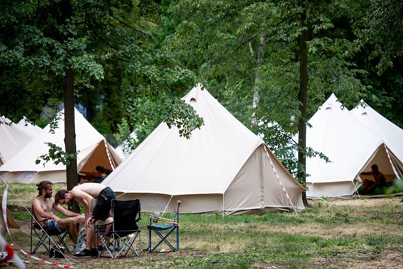 Hudební festival Colours of Ostrava 2019 v Dolní oblasti Vítkovice, 19. července 2019 v Ostravě. Na snímku stanové městečko Chill Village.