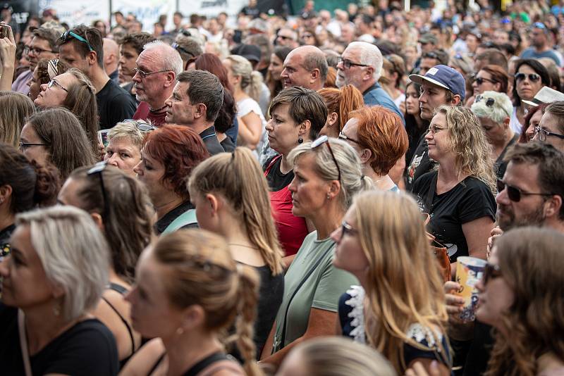 Festival Štěrkovna Open Music 2021 se mimořádně uskutečnil v hornickém muzeu Landek Park, 31. července 2021 v Ostravě. Jiří Krhut (na snímku) & Štěpán Kozub.