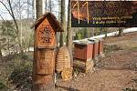 Po naučné včelí stezce v Horní Lhotě u Ostravy se můžete vydat v kterémkoliv ročním období.