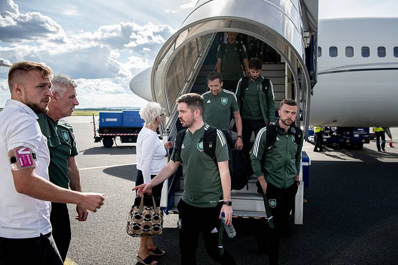 Přílet fotbalového klubu Celtic FC na letiště Leoše Janáčka, 12. července 2022, Mošnov.