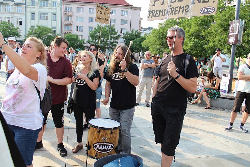 V Ostravě demonstrovalo odhadem 250 lidí.