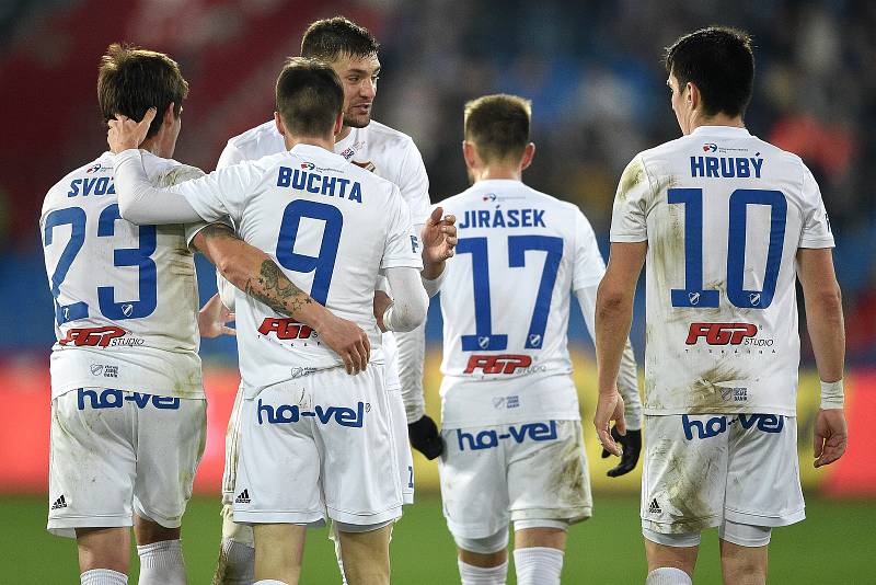 Utkání 24. kola první fotbalové ligy: Baník Ostrava - FK Mladá Boleslav, 9. března 2020 v Ostravě. Zleva Jaroslav Svozil z Ostravy, David Buchta z Ostravy, Patrizio Stronati z Ostravy, Milan Jirásek z Ostravy a Robert Hrubý z Ostravy.