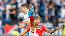 Utkání 6. kola první fotbalové ligy: Baník Ostrava - Zbrojovka Brno, 31. srpen 2022, Ostrava. Zleva  Karel Pojezný z Ostravy a Jan Hladík z Brna.