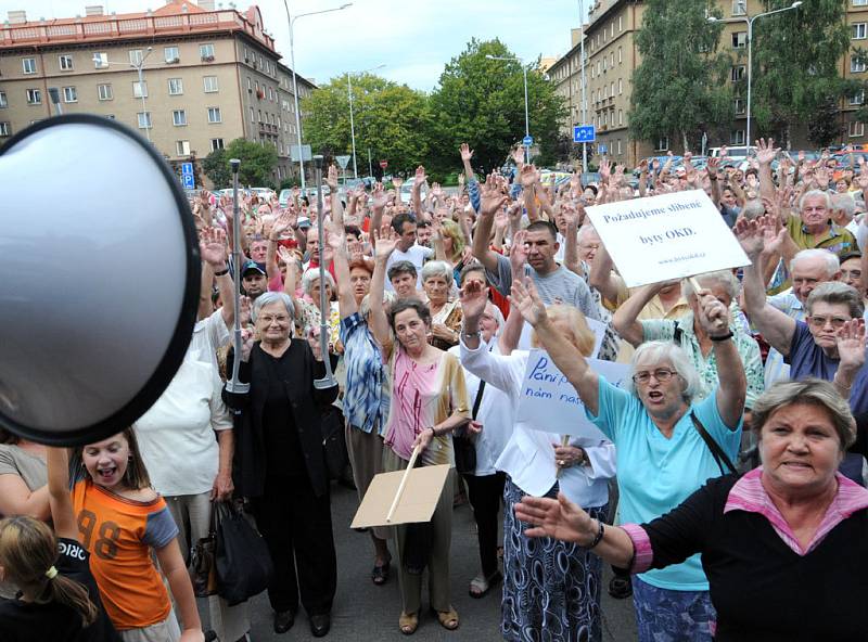 Demonstrace nájemníků bytů RPG Real Estate, která se uskutečnila v Ostravě-Porubě
