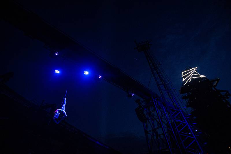 Vystoupení Cirku La Putyka, kterým začal komorní hudební festival NeFestival, 15. července 2020 v Ostravě.