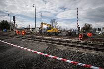 Oprava železničního přejezdu ve Vratimově, duben 2021. Ilustrační foto.