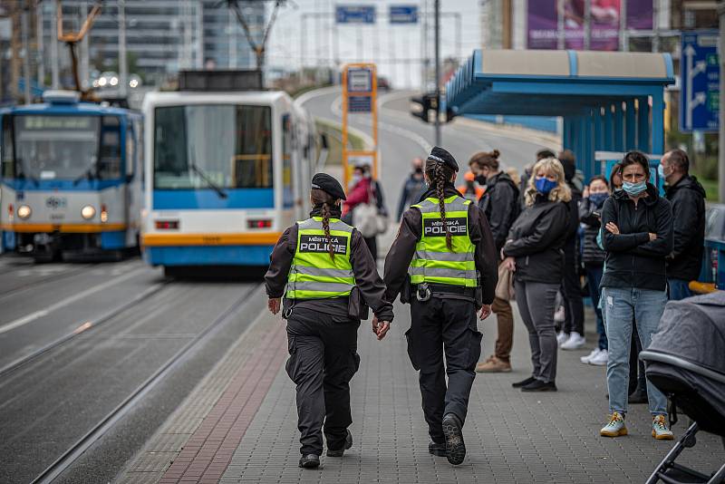 Policie a strážníci, Ostrava, rok 2020. Ilustrační foto.