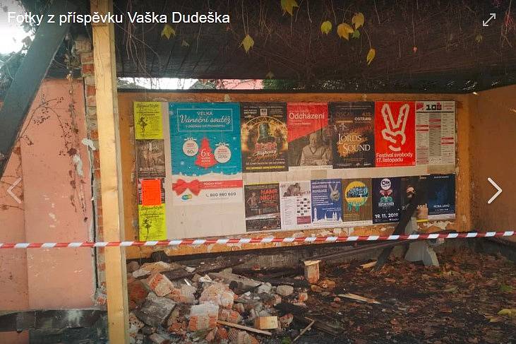 Místo nehody na snímku za sociální sítě Facebook, skupiny Kde stojí švestky - Ostrava a okolí.