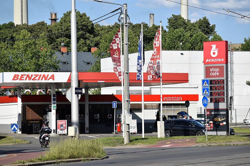 Ostrava, pumpa Benzina, cena 31. května.