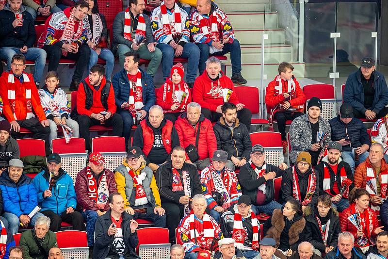 Čtvrtfinále play off hokejové extraligy - 2. zápas: HC Oceláři Třinec - HC Vítkovice Ridera, 20. března 2022 v Třinci. Fanoušci.