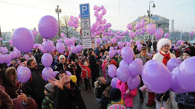 OBRAZEM: Děti na Slezské vypouštěly balonky - Moravskoslezský deník