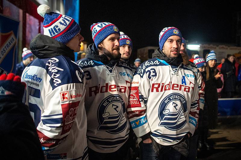 Mikulášský trojboj (HC Vítkovice Ridera - FC Baník Ostrava) v areálu Skalka Family Park, 3. prosince 2019 v Ostravě.