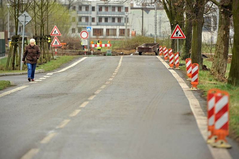 Za Základní školou Františka Formana na Dubině začaly v těchto dnech přípravné práce na stavbě výjezdového centra Ostrava-Jih.