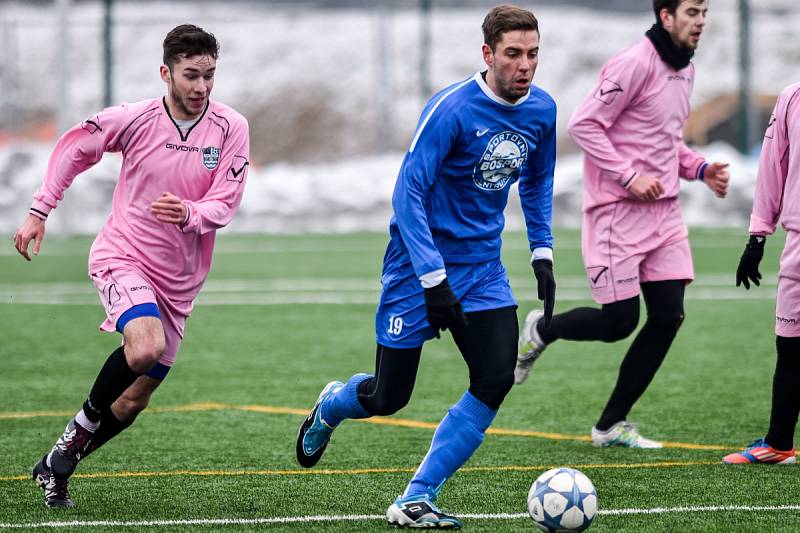 Bohumín (v modrém) na turnaji ve Vratimově porazil divizní Havířov 3:2.