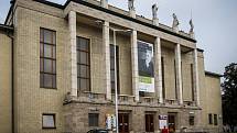 Zároveň s přístavbou v podobě koncertní haly bude rekonstruován i samotný Dům kultury města Ostravy. Obměny se však nedočká jen architektonická část, ale i vedení „kulturáku“.