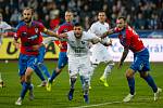 FC Baník Ostrava - FC Viktoria Plzeň, zleva Roman Hubník, Patrizio Stronati, Jakub Řezníček